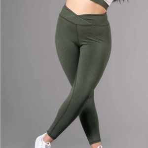 Isla Movement green leggings size small BRAND NEW NEVER WORN